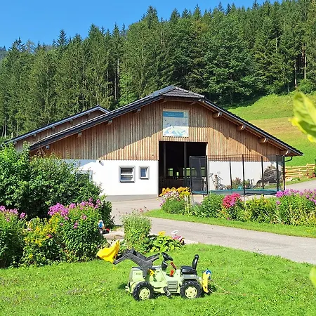 Biobauernhof Poidlbauer Feriegård *