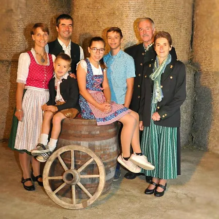 Farm stay Biobauernhof Poidlbauer